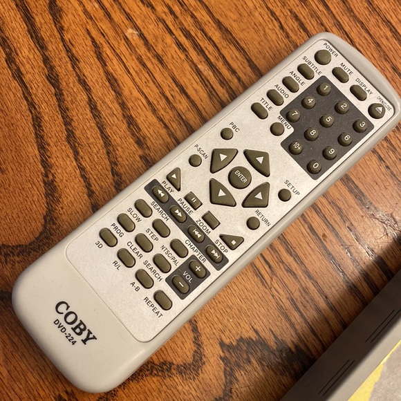 Coby DVD-224 Progressive Scan DVD CD MP3 CD-R CD-RE Player with Remote Control - Picture 6 of 10